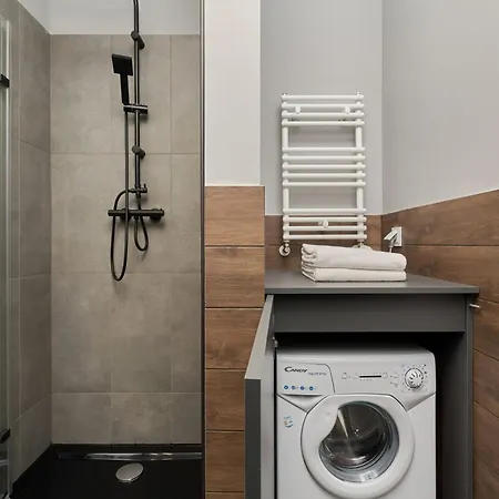 شقة Rent Like - Spacious With Balcony Slonimskiego 2 *