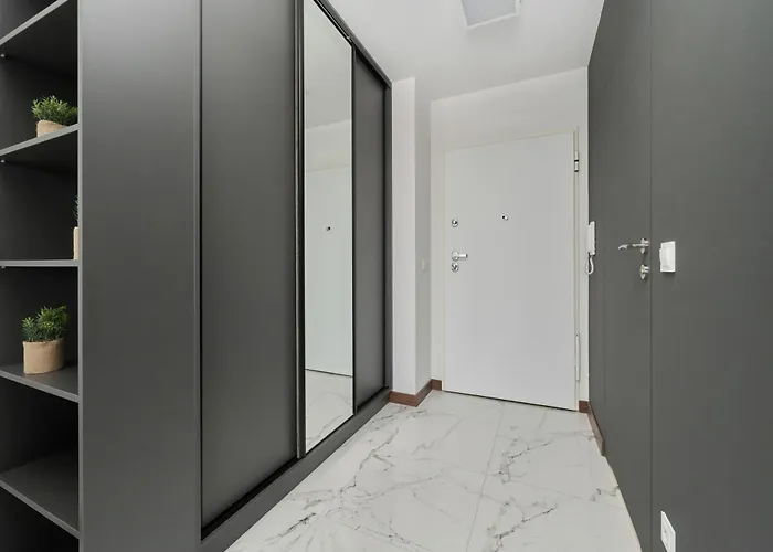 Lejlighed Rent Like - Spacious With Balcony Slonimskiego 2